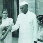 ഇന്ത്യന്‍ ന്യൂട്ടണ്‍ എന്ന വിശേഷിപ്പിക്കപ്പെടുന്നത് ആര്യഭട്ടന്‍ ഇന്ത്യന്‍ നിര്‍മ്മിതമായ ആദ്യ വിമാനം ഹിന്ദുസ്ഥാന്‍ ട്രെയിനര്‍ (1951) ഇന്ത്യയില്‍ യഥാര്‍ഥ നിര്‍വഹണാധികാരം വിനിയോഗിക്കുന്നത് കേന്ദ്ര മന്ത്രിസഭ ഇന്ത്യന്‍ നദികളില്‍ ഏറ്റവും അപകടകാരിയെന്ന് വിശേഷിപ്പിക്കപ്പെടുന്നത് കോസി ഇന്ത്യയുടെ ചായത്തോട്ടം എന്നറിയപ്പെടുന്നത് അസം നെല്‍സണ്‍ മണ്ടേല എത്ര വര്‍ഷത്തെ ജയില്‍വാസത്തിനുശേഷമാണ് 1990-ല്‍ മോചിതനായത് 27 ഇന്ത്യയിലെ ആദ്യത്തെ തപാല്‍ സ്റ്റാമ്പായ സിന്ധി ധാക്ക് പുറത്തിറക്കപ്പെട്ട നഗരം കറാച്ചി ഇന്ത്യയിലെ ഏറ്റവും വലിയ സ്റ്റോക്ക് എക്‌സ്‌ചേഞ്ച് മുംബൈ ഭാരതരത്‌നം നേടിയ ആദ്യ വനിത ഇന്ദിരാഗാന്ധി ഇന്ത്യയ്ക്കുവേണ്ടി ബ്രിട്ടീഷ് പാര്‍ലമെന്റ് പാസാക്കിയ അവസാനത്തെ നിയമം ഇന്ത്യന്‍ ഇന്‍ഡിപെന്‍ഡന്‍സ് ആക്ട് ഇന്ദിരാഗാന്ധി വധം അന്വേഷിച്ച കമ്മിഷന്‍ താക്കര്‍ കമ്മിഷന്‍ മാവിന്റെ ജന്മദേശം ഇന്ത്യ ഇന്ത്യയില്‍ നിലക്കടല ഗവേഷണ കേന്ദ്രം എവിടെ സ്ഥിതി ചെയ്യുന്നു ജുനഗഢ് ഇന്ത്യയില്‍ പാഴ്‌സികള്‍ ആദ്യമായി താവളമടിച്ച സ്ഥലം സജ്ജാം ഇന്ത്യയില്‍ ഭൂപടങ്ങള്‍ തയ്യാറാക്കുന്ന ഏജന്‍സി ഏതാണ് സര്‍വേ ഓഫ് ഇന്ത്യ ഇന്ത്യയില്‍ പ്രഭാത സൂര്യന്റെ കിരങ്ങള്‍ ആദ്യം പതിക്കുന്ന സംസ്ഥാനം ഏതാണ് അരുണാചല്‍പ്രദേശ് ഇന്ത്യയില്‍ പ്രസിഡന്റു ഭരണം നിലവില്‍വന്ന ആദ്യ സംസ്ഥാനം പഞ്ചാബ് ഇന്ത്യയിലെ ആദ്യത്തെ കോണ്‍ഗ്രസിതര ഉപപ്രധാനമന്ത്രി ചരണ്‍ സിങ് ഇന്ത്യയ്ക്ക് വെളിയില്‍വച്ച് അന്തരിച്ച ഏക പ്രധാനമന്ത്രി ലാല്‍ ബഹാദൂര്‍ശാസ്ത്രി ഇന്ത്യന്‍ പ്രധാനമന്ത്രിയായ ശേഷം പ്രതിപക്ഷ നേതാവായ ആദ്യ വ്യക്തി രാജീവ് ഗാന്ധി പച്ചയും ചുവപ്പും ചേര്‍ന്നാല്‍ ലഭിക്കുന്ന വര്‍ണം മഞ്ഞ ബുള്ളറ്റ് പ്രൂഫ് വസ്ത്രങ്ങള്‍ നിര്‍മ്മിക്കുന്നതിന് ഉപയോഗിക്കുന്ന വസ്തു കെവ്‌ലാര്‍ ഭരണഘടനയുടെ ഏത് അനുച്ഛേദം പ്രകാരമാണ് രാജ്യസഭയിലേക്ക് സാഹിത്യം, ശാസ്ത്രം, കല, സാമൂഹിക പ്രവര്‍ത്തനം എന്നീ രംഗങ്ങളില്‍ പ്രഗല്‍ഭരായ 12 പേരെ രാഷ്ട്രപതി നാമനിര്‍ദ്ദേശം ചെയ്യുന്നത് 80-ാം അനുച്ഛേദം ഭാരത് ഭവന്‍ എന്ന മള്‍ട്ടി ആര്‍ട്ട് സെന്റര്‍ സ്ഥിതി ചെയ്യുന്ന നഗരം ഭോപ്പാല്‍ ഭാവിയുടെ ലോഹം എന്നറിയപ്പെടുന്നത് ടൈറ്റാനിയം ഭൂമിയുടെ കാന്തികശക്തിയ്ക്കനുസരിച്ച് സഞ്ചരിക്കാന്‍ കഴിവുള്ള ജീവി ഒച്ച് പ്രസിദ്ധമായ വാള്‍സ്ട്രീറ്റ് എവിടെയാണ് ന്യൂയോര്‍ക്ക് പ്രസിദ്ധമായ ഗെറ്റിസ്ബര്‍ഗ് പ്രസംഗം നടത്തിയത് എവിടെയാണ് എബ്രഹാം ലിങ്കണ്‍ ക്രിക്കറ്റിന്റെ മെക്ക എന്നറിയപ്പെടുന്നത് ലണ്ടനിലെ ലോര്‍ഡ്‌സ് സ്റ്റേഡിയം ക്രിക്കറ്റിന്റെ ബൈബിള്‍ എന്നറിയപ്പെടുന്ന മാസിക വിസ്ഡന്‍ ശ്രീമൂലം പ്രജാസഭ സ്ഥാപിതമായ വര്‍ഷം ഏത് 1904 ശ്രീമൂലം തിരുനാള്‍ തിരുവിതാംൂകര്‍ രാജാവായത് ഏത് വര്‍ഷത്തില്‍ എഡി 1885 ശ്രീറാം സാഗര്‍ പദ്ധതി ഏത് നദിയിലാണ് ഗോദാവരി ശ്രീരംഗപട്ടണം ഉടമ്പടി പ്രകാരം ഇംഗ്ലീഷ് ഈസ്റ്റ് ഇന്ത്യാകമ്പനിക്ക് ലഭിച്ച മലബാര്‍ പ്രദേശത്തെ ഭരണം ചിട്ടപ്പെടുത്താന്‍ കമ്മിഷണര്‍മാര്‍ എത്തിയത് ഏത് വര്‍ഷത്തിലാണ് എഡി 1792 ത്രിപുരയില്‍ ബ്രിട്ടീഷ് ഇന്ത്യയിലെ പോലെ ഭരണസംവിധാനം ഏര്‍പ്പെടുത്തിയ രാജാവ് മഹാരാജ മാണിക്യ ബഹാദൂര്‍ ത്രിപുരസുന്ദരിക്ഷേത്രം ഏത് സംസ്ഥാനത്താണ് ത്രിപുര ത്രികോണാകൃതിയിലുള്ള സമുദ്രം പസഫിക് സമുദ്രം ക്ഷാരപദാര്‍ഥങ്ങള്‍ ലിറ്റ്മസിന്റെ നിറം ചുവപ്പില്‍നിന്നും ______ ആക്കുന്നു നീല ക്ഷീരപഥകേന്ദ്രത്തെ ഒരു പ്രാവശ്യം വലംവയ്ക്കാന്‍ സൂര്യനെടുക്കുന്ന സമയം അറിയപ്പെടുന്ന പേര് കോസ്മിക് ഇയര്‍ 1292-ല്‍ കേരളം സന്ദര്‍ശിച്ച ഇറ്റലിക്കാരനായ സഞ്ചാരിയാണ് മാര്‍ക്കോപോളോ 1924-ല്‍ വൈക്കത്തുനിന്നും തിരുവനന്തപുരത്തേക്ക് സവര്‍ണജാഥയ്ക്ക് നേതൃത്വം നല്‍കിയത് മന്നത്ത് പദ്മനാഭന്‍ അന്തരീക്ഷമില്ലായെങ്കില്‍ ആകാശത്തിന്റെ നിറം എന്തായിരിക്കും കറുപ്പ് അമേരിക്കന്‍ ചരിത്രത്തിലെ ഏറ്റവും ദൈര്‍ഘ്യമേറിയ സൈനിക പോരാട്ടം വിയറ്റ്‌നാം യുദ്ധം അമേരിക്കന്‍ ഐക്യനാടുകളിലുടെ സ്വാതന്ത്ര്യ പ്രഖ്യാപനം തയ്യാറാക്കിയത് തോമസ് ജെഫേഴ്‌സണ്‍ അത്യധികം താഴ്ന്ന ഊഷ്മാവിനെക്കുറിച്ചുള്ള പഠനം അറിയപ്പെടുന്ന പേര് ക്രയോജനിക്‌സ് മ്യൂറല്‍ പഗോഡ എന്ന് വിശേഷിപ്പിക്കുന്ന കൊട്ടാരം പദ്മനാഭപുരം മ്യൂട്ടേഷന്‍ സിദ്ധാന്തത്തിന്റെ ഉപജ്ഞാതാവ് ആരാണ് ഹ്യൂഗോ ഡീവ്രിസ് ആഫ്രിക്കയിലെ ഏറ്റവും ഉയരം കൂടിയ കൊടുമുടിയാണ് കിളിമഞ്ചാരോ ആരുടെ അപരനാമമാണ് കലൈജ്ഞര്‍ കരുണാനിധി യാചകരുടെ രാജകുമാരന്‍ എന്നറിയപ്പെട്ടത് മദന്‍ മോഹന്‍ മാളവ്യ യങ് ഇറ്റലി പ്രസ്ഥാനത്തെ നയിച്ചവര്‍ ആരെല്ലാം ഗാരിബാള്‍ഡിയും മസ്സീനിയും യുറേനിയത്തിന്റെ ശിഥിലീകരണം മൂലം അവസാനം ലഭിക്കുന്നത് കറുത്തീയം യുറേനിയം കണ്ടുപിടിച്ചത് മാര്‍ട്ടിന്‍ ക്ലാ പ്രോത്ത് യുറേനയിം ആദ്യമായി വേര്‍തിരിച്ചത് യൂജിന്‍ പെലിഗോട്ട് ആദ്യ അമേരിക്കന്‍ പ്രസിഡന്റ് ആരാണ് ജോര്‍ജ് വാഷിങ്ടണ്‍ ആദ്യ ഒളിമ്പിക് ഗെയിംസ് നടന്നത് ബി സി 776 ആദ്യ ലോകകപ്പ് ഫുട്‌ബോളിലെ ആദ്യ ഗോള്‍ നേടിയ ഫ്രഞ്ച് താരം ലൂസിയന്‍ ലോറങ് ഇന്‍ സെര്‍ച്ച് ഓഫ് ഗാന്ധി രചിച്ചത് റിച്ചാര്‍ഡ് അറ്റന്‍ബറോ ഇയാന്‍ ഫ്‌ളെമിങ്ങിന്റെ ആദ്യ നോവല്‍ ഏതാണ് കാസിനോ റോയല്‍ ഇലക്ട്രിക് പവര്‍ അളക്കുന്നതിന് ഉപയോഗിക്കുന്ന യൂണിറ്റ് ഏതാണ് വാട്ട് രസതന്ത്രത്തിനും സമാധാനത്തിനും നോബല്‍ സമ്മാനം നേടിയ വ്യക്തി ലിനസ് പോളിങ് രാഷ്ട്രപതി സ്ഥാനത്തേക്ക് വീണ്ടും തിരഞ്ഞെടുക്കപ്പെട്ട ഏക വ്യക്തി ഡോ രാജേന്ദ്രപസാദ്‌ best psc coaching center kozhikode, best psc coaching centre calicut, best psc kozhikode,best psc calicut, psc coaching center kozhikode, psc coaching center calicut, silver leaf psc, silver leaf psc academy kozhikode,